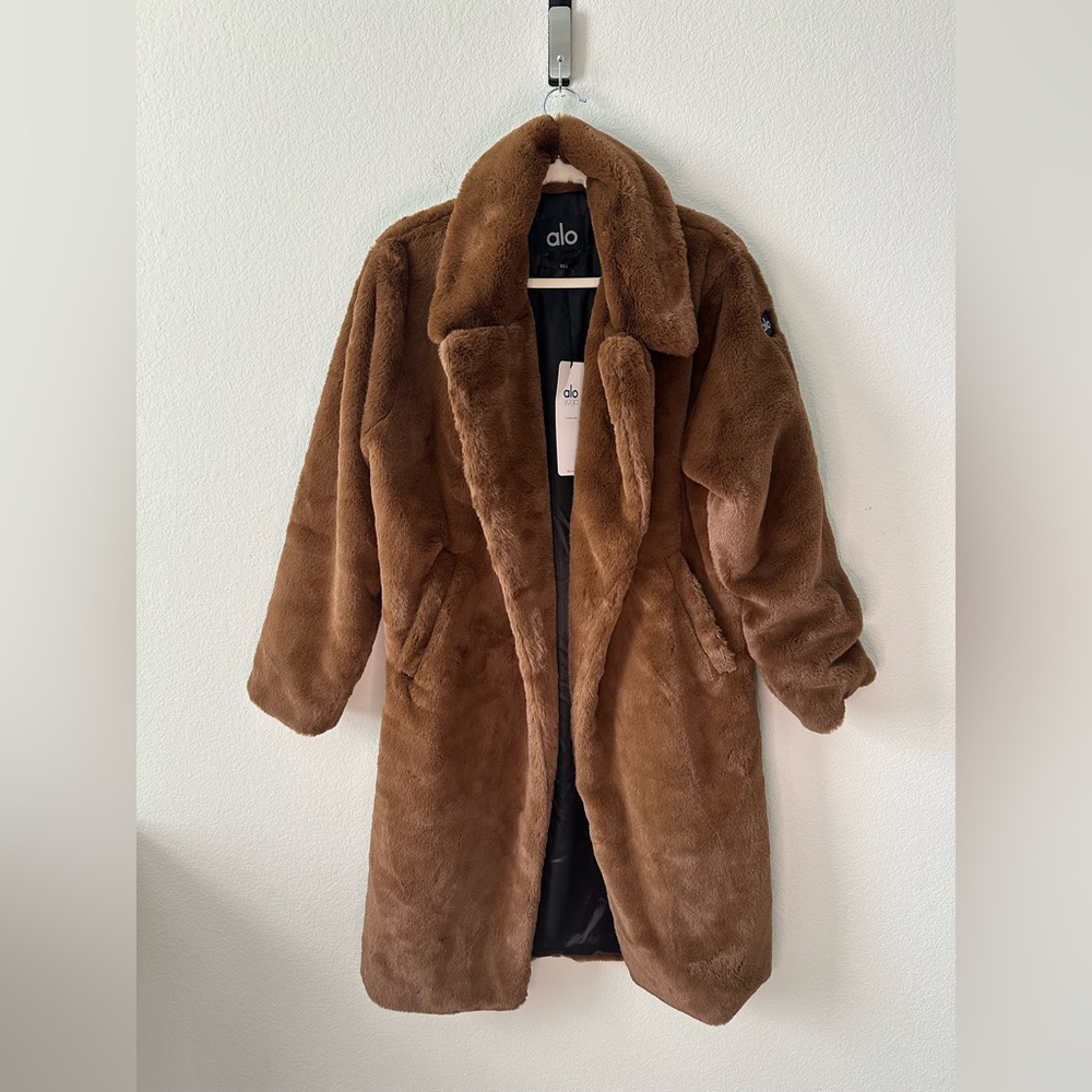 NWT ALO YOGA Oversized Faux Fur Brown Teddy Fuzzy Long Duster Coat SZ XXS - Picture 3 of 9